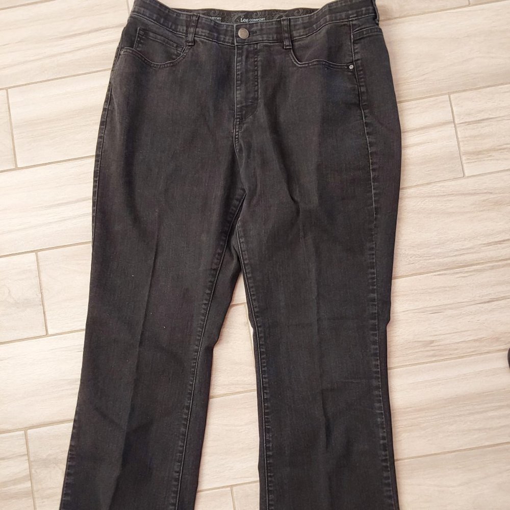Lee Comfort Black 5 Pocket Stretch Waistband Jeans.  Size 16 Medium